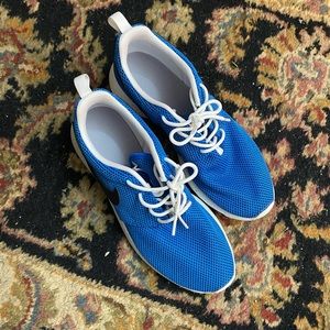 Nike blue Roshe